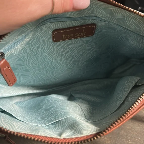 Stylish Leather Sak Crossbody Bag - Picture 3 of 3